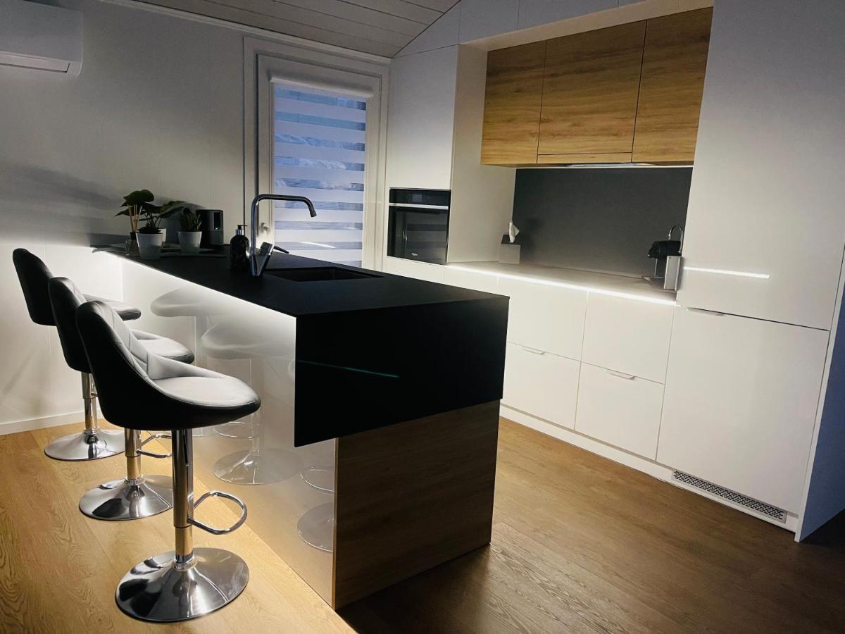 Voralpen Lodge - Ferienhaus Mit Gym & Wellnessbereich Traisen エクステリア 写真