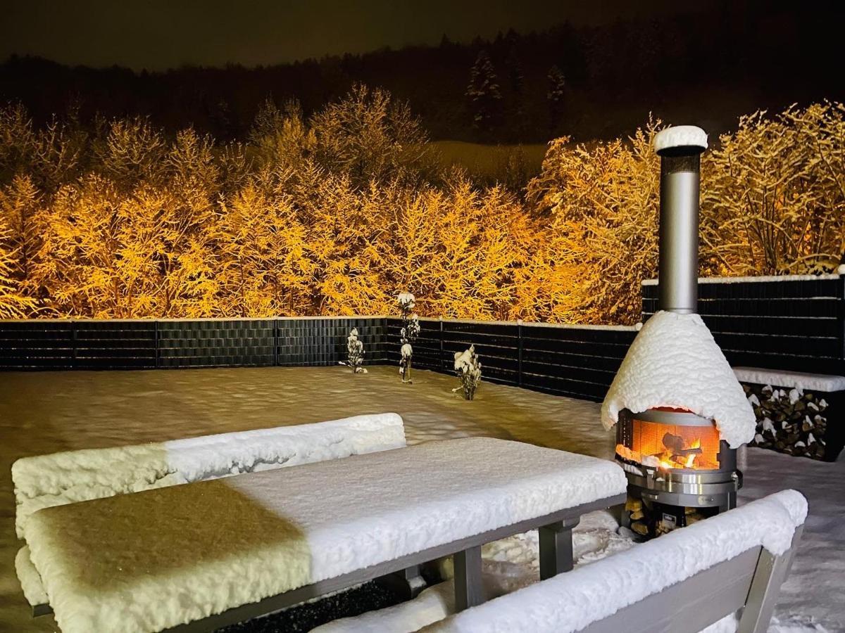 Voralpen Lodge - Ferienhaus Mit Gym & Wellnessbereich Traisen エクステリア 写真