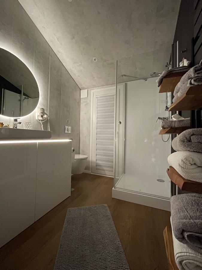 Voralpen Lodge - Ferienhaus Mit Gym & Wellnessbereich Traisen エクステリア 写真